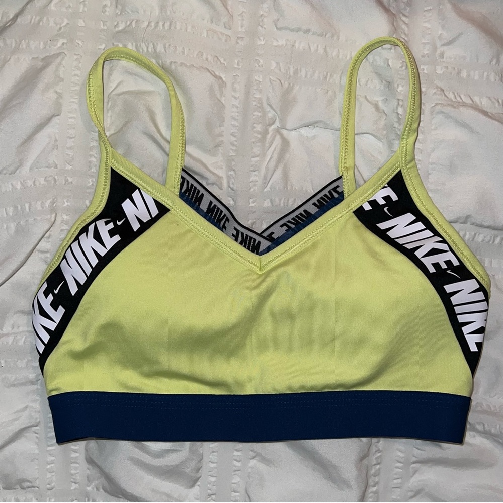 Nike sports bra, size S - Picture 1 of 4